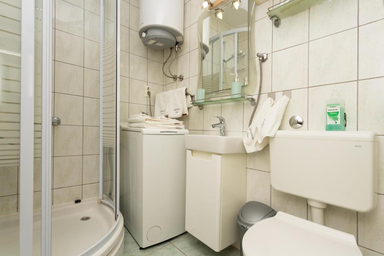 Apartman Nina ฮวาร์ ภายนอก รูปภาพ